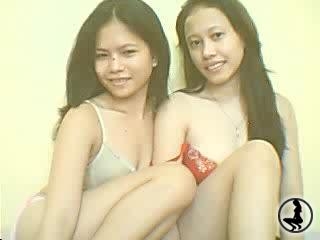 FoxyWildRose is a lesbian performer live on Cams.AsiaBarGirlCams.Com