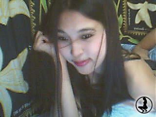 KrizzyCunt4u photo #8 (click to enlarge)